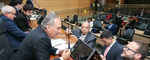 Projeto de Rossini que amplia proibição de fumar em espaços públicos e inclui cigarro eletrônico avança na Câmara
