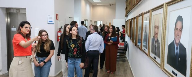 Mesa Diretora protocola projeto que oficializa Câmara Universitária