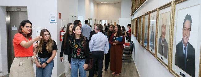 Mesa Diretora protocola projeto que oficializa Câmara Universitária