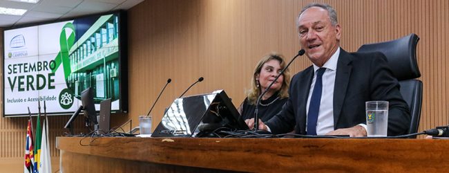 Ato de Rossini recomenda a pratica da autodescrição em eventos institucionais da Câmara