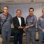 Rossini presta homenagem a canoístas e ao Corpo de Bombeiros